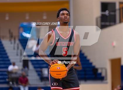 Thumbnail 2 in Dutchtown vs Hillgrove (Georgia's Elite 8 Tip Off Classic) photogallery.