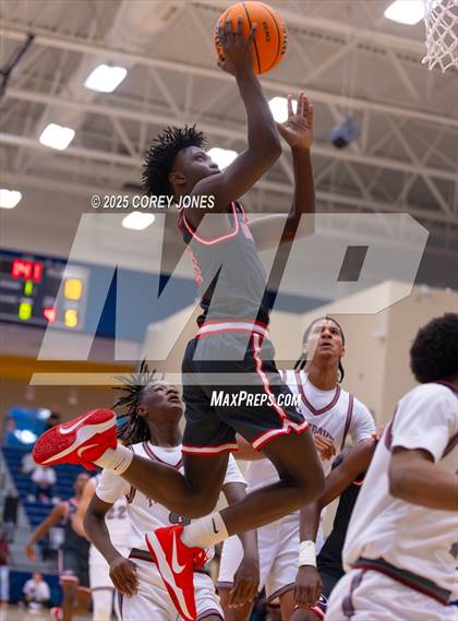 Thumbnail 1 in Dutchtown vs Hillgrove (Georgia's Elite 8 Tip Off Classic) photogallery.