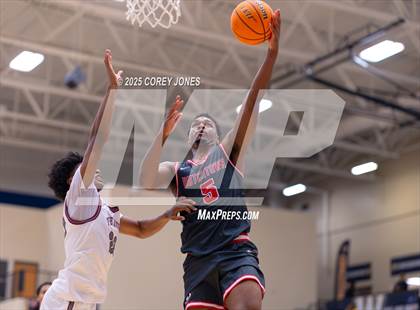 Thumbnail 2 in Dutchtown vs Hillgrove (Georgia's Elite 8 Tip Off Classic) photogallery.