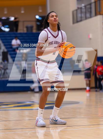 Thumbnail 2 in Dutchtown vs Hillgrove (Georgia's Elite 8 Tip Off Classic) photogallery.