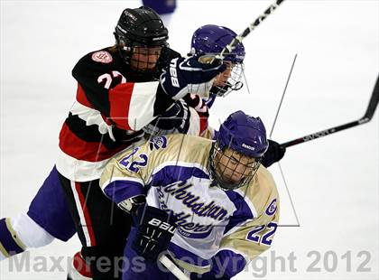 Thumbnail 2 in Christian Brothers vs Chaminade photogallery.