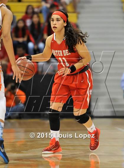 Thumbnail 1 in Mater Dei vs. Chaminade (CIF SoCal Regional Open Division Final) photogallery.