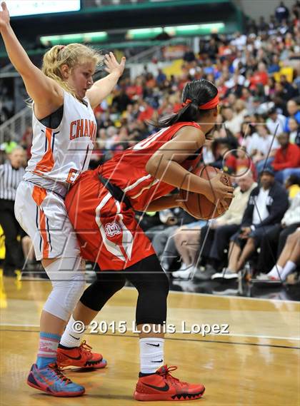 Thumbnail 1 in Mater Dei vs. Chaminade (CIF SoCal Regional Open Division Final) photogallery.