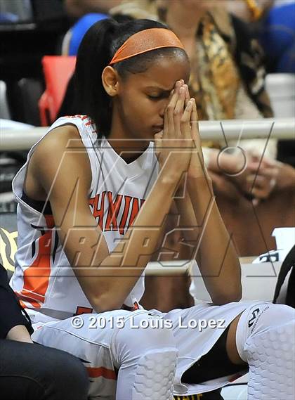 Thumbnail 2 in Mater Dei vs. Chaminade (CIF SoCal Regional Open Division Final) photogallery.