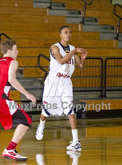 Thumbnail 3 in Klein Collins vs. Memorial (McDonald's Texas Invitational) photogallery.