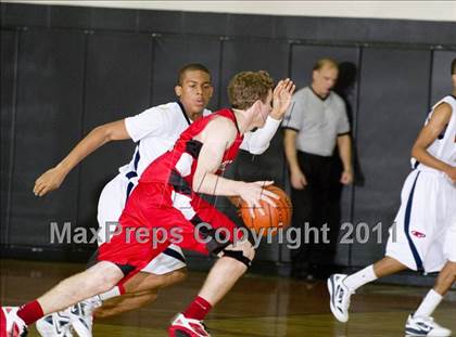 Thumbnail 2 in Klein Collins vs. Memorial (McDonald's Texas Invitational) photogallery.