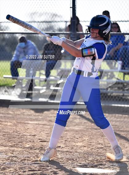 Thumbnail 3 in Burton vs Mumford photogallery.