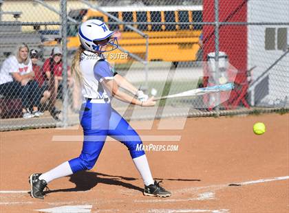 Thumbnail 2 in Burton vs Mumford photogallery.