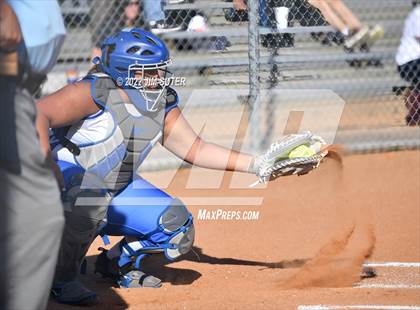 Thumbnail 3 in Burton vs Mumford photogallery.
