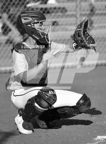 Thumbnail 2 in Burton vs Mumford photogallery.