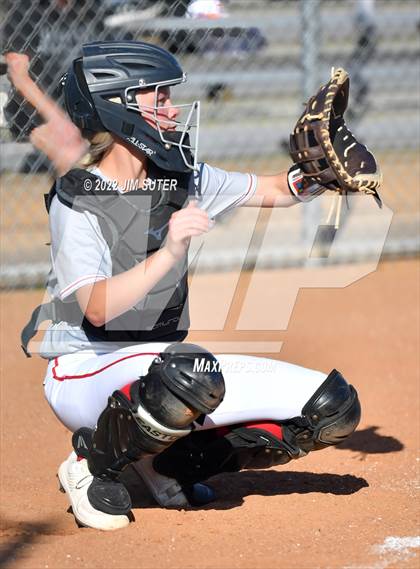 Thumbnail 3 in Burton vs Mumford photogallery.