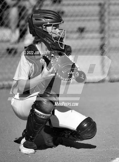 Thumbnail 3 in Burton vs Mumford photogallery.