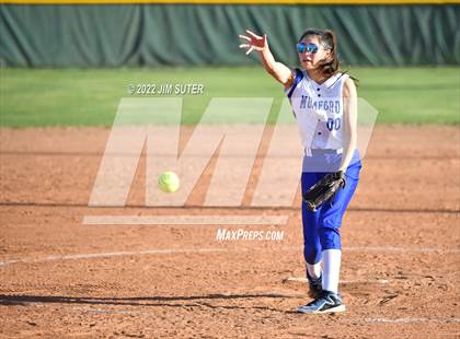 Thumbnail 3 in Burton vs Mumford photogallery.
