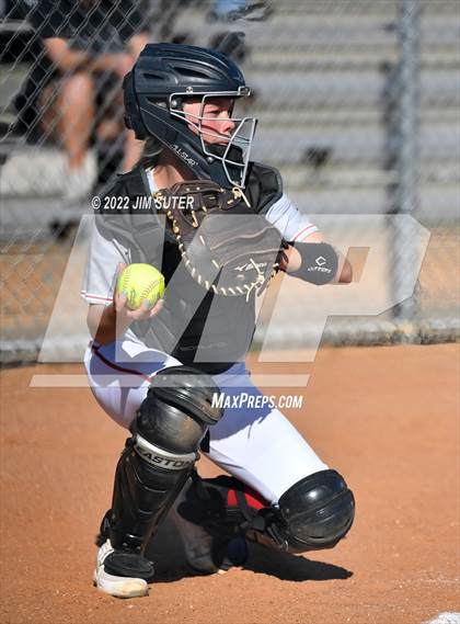 Thumbnail 3 in Burton vs Mumford photogallery.