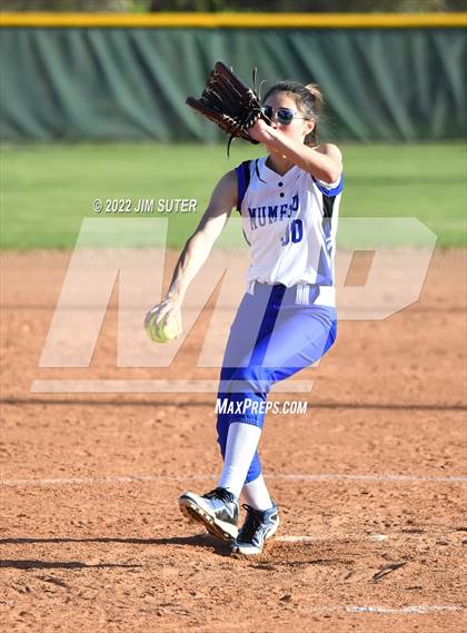 Thumbnail 2 in Burton vs Mumford photogallery.