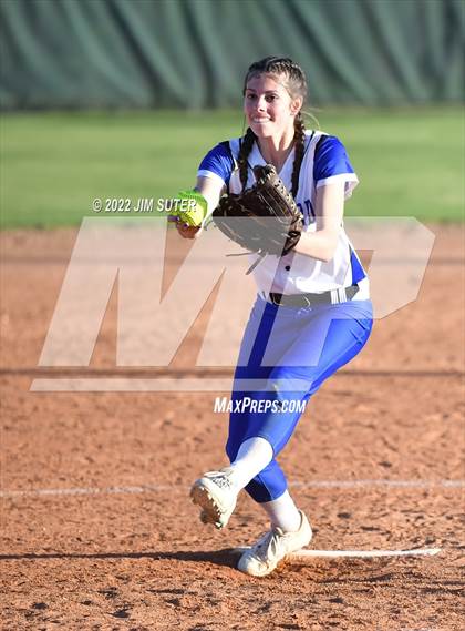 Thumbnail 3 in Burton vs Mumford photogallery.