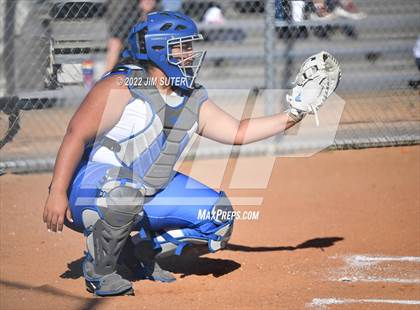 Thumbnail 2 in Burton vs Mumford photogallery.