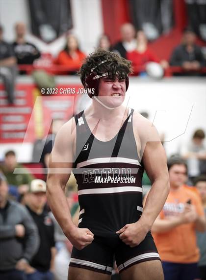 Thumbnail 3 in IHSA, 2A, Highland Sectional photogallery.