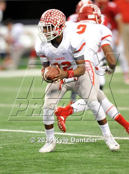 Thumbnail 3 in Albany vs. Bremond (UIL 2A Division 2 Final) photogallery.