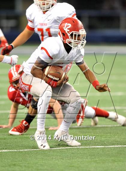 Thumbnail 2 in Albany vs. Bremond (UIL 2A Division 2 Final) photogallery.