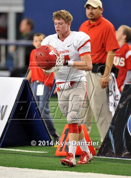 Thumbnail 3 in Albany vs. Bremond (UIL 2A Division 2 Final) photogallery.