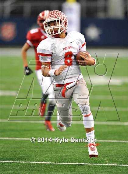 Thumbnail 3 in Albany vs. Bremond (UIL 2A Division 2 Final) photogallery.