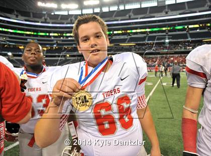 Thumbnail 3 in Albany vs. Bremond (UIL 2A Division 2 Final) photogallery.