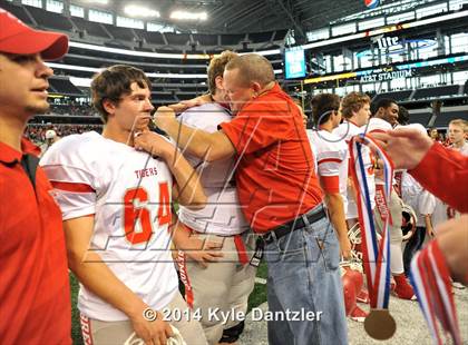 Thumbnail 3 in Albany vs. Bremond (UIL 2A Division 2 Final) photogallery.