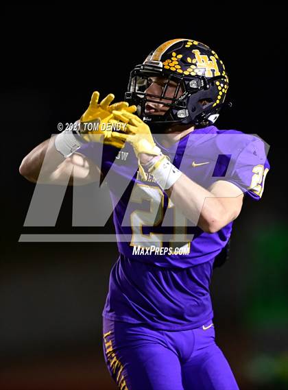Thumbnail 2 in Crosby vs. Liberty Hill (UIL 5A D2 Semifinal) photogallery.