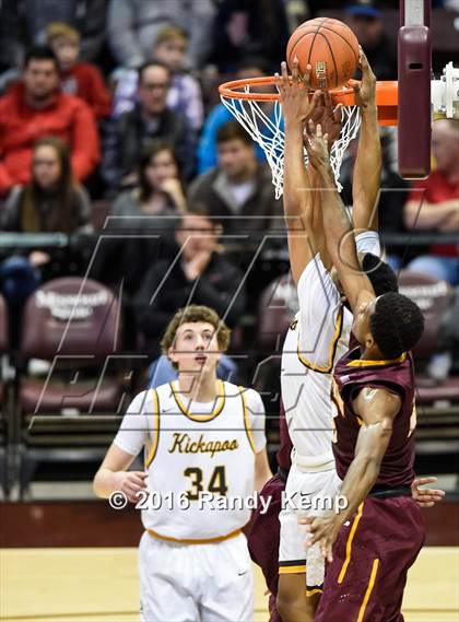 Thumbnail 2 in Kickapoo vs. Christ the King  (Bass Pro Tournament of Champions) photogallery.