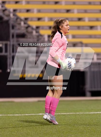 Thumbnail 3 in Seton vs Upper Arlington (OHSAA Division I State Final) photogallery.