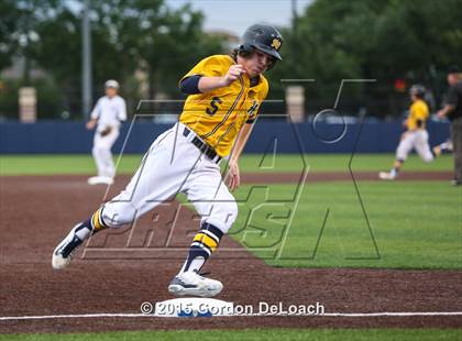 Thumbnail 2 in Dallas Jesuit vs. Highland Park (UIL 6A Regional Quarterfinal Playoff) photogallery.