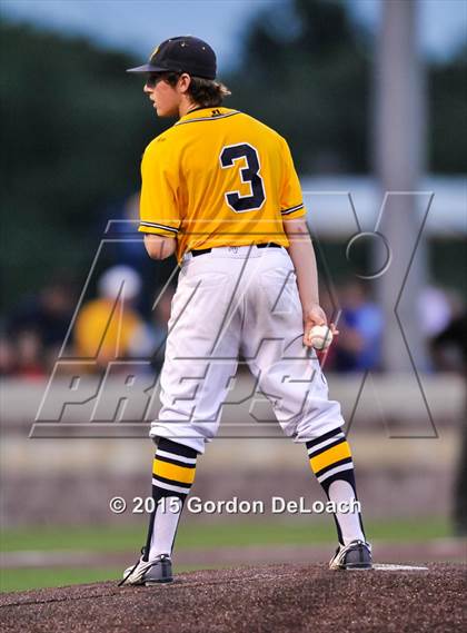 Thumbnail 2 in Dallas Jesuit vs. Highland Park (UIL 6A Regional Quarterfinal Playoff) photogallery.