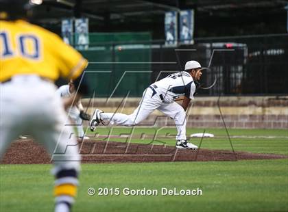 Thumbnail 2 in Dallas Jesuit vs. Highland Park (UIL 6A Regional Quarterfinal Playoff) photogallery.