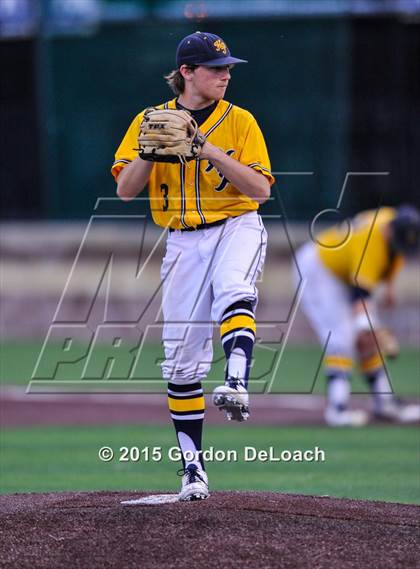 Thumbnail 3 in Dallas Jesuit vs. Highland Park (UIL 6A Regional Quarterfinal Playoff) photogallery.