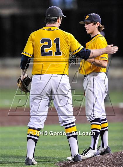 Thumbnail 2 in Dallas Jesuit vs. Highland Park (UIL 6A Regional Quarterfinal Playoff) photogallery.