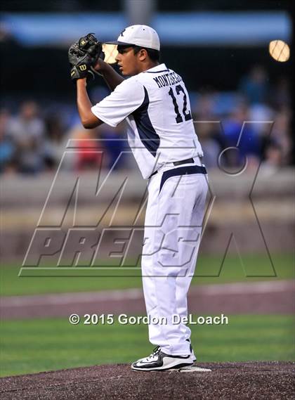 Thumbnail 1 in Dallas Jesuit vs. Highland Park (UIL 6A Regional Quarterfinal Playoff) photogallery.