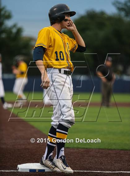 Thumbnail 1 in Dallas Jesuit vs. Highland Park (UIL 6A Regional Quarterfinal Playoff) photogallery.