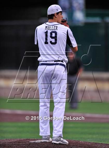 Thumbnail 1 in Dallas Jesuit vs. Highland Park (UIL 6A Regional Quarterfinal Playoff) photogallery.