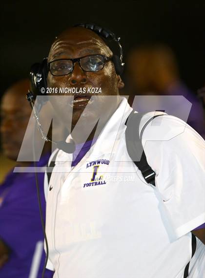 Thumbnail 2 in Lynwood vs. Gahr photogallery.