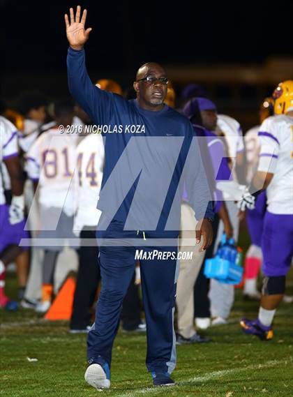 Thumbnail 2 in Lynwood vs. Gahr photogallery.