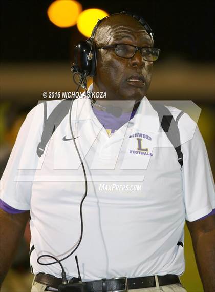 Thumbnail 1 in Lynwood vs. Gahr photogallery.