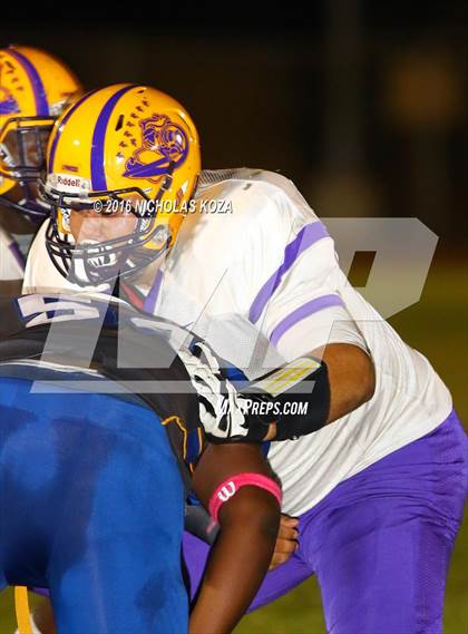 Thumbnail 3 in Lynwood vs. Gahr photogallery.