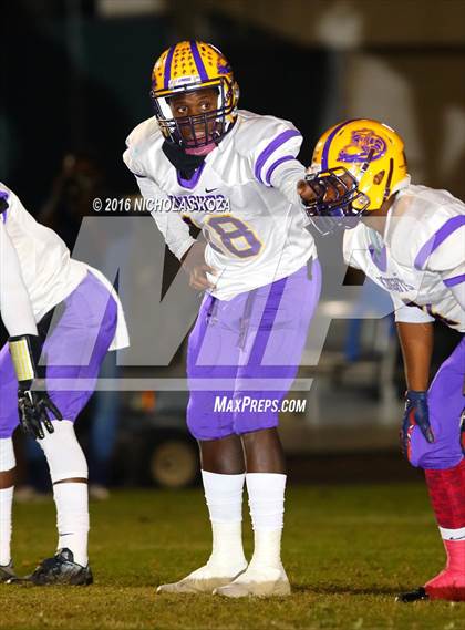 Thumbnail 2 in Lynwood vs. Gahr photogallery.