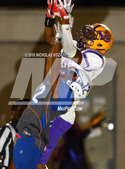 Thumbnail 1 in Lynwood vs. Gahr photogallery.
