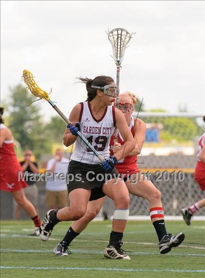Thumbnail 3 in Garden City vs. Canandaigua (NYSPHSAA Class B Semifinal) photogallery.