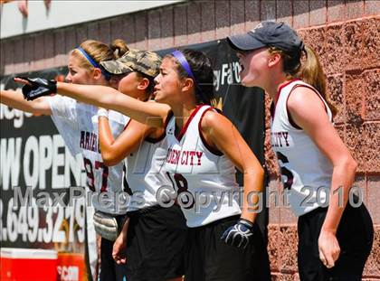 Thumbnail 3 in Garden City vs. Canandaigua (NYSPHSAA Class B Semifinal) photogallery.