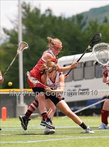 Thumbnail 1 in Garden City vs. Canandaigua (NYSPHSAA Class B Semifinal) photogallery.