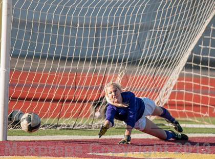 Thumbnail 3 in Royal @ Simi Valley photogallery.