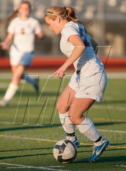 Thumbnail 2 in Royal @ Simi Valley photogallery.